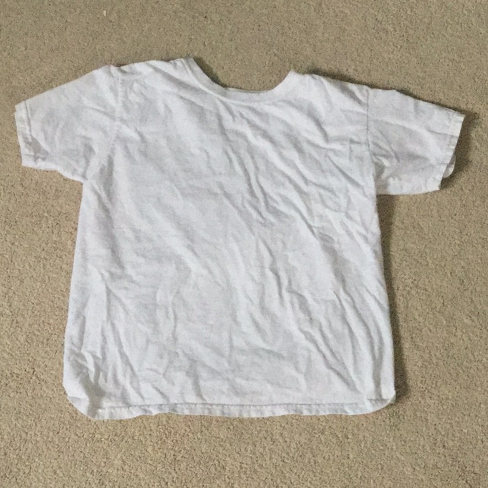 Boy’s white shirt
